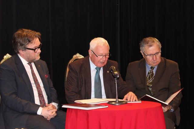 na fot. od lewej: prof. Piotr Łuszczykiewicz / dziekan WP-A UAM, Józef racki / były poseł PSL,