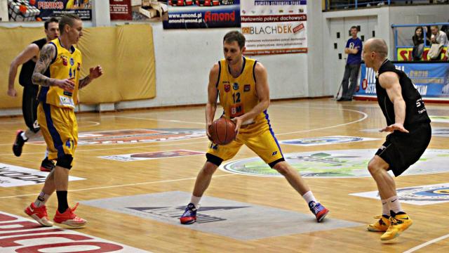 Niepokonani we własnej hali koszykarze BM Slam Stali Ostrów