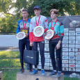 na fot. Paweł Szkudlarek na najwyższym stopniu podium Mistrzostw Polski Juniorów / fot. facebook Ostrowskie Stowarzyszenie Omega