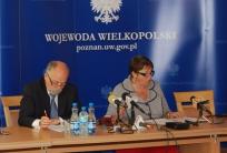 od lewej: Piotr Florek, Elżbieta Walkowiak