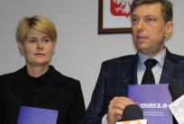 na fot. od lewej: Alicja Łuczak / radna powiatu kaliskiego / Platforma Obywatelska; Mariusz Witczak / poseł / Platforma Obywatelska