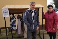 na fot. od lewej: Roman Żarnecki / Fundacja CHOPS, Bożena Humelt / kierownik GOPS w Liskowie