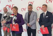 na fot. druga od lewej: Beata Klimek / prezydent Ostrowa Wielkopolskiego
