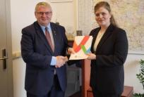 na fot.: Krzysztof Grabowski / Wicemarszałek Województwa Wielkopolskiego oraz Justyna Winiarska / Dyrektor Wielkopolskiego Ośrodka Doradztwa Rolniczego