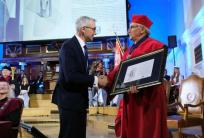 na fot. od lewej: Arkadiusz Ptak / burmistrz Pleszewa; prof. dr. hab. Bronisław Marciniak