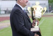 na fot.: Komu prezes KOZPN-u Andrzej Mroziński wręczy w sobotę główne trofeum?