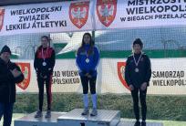 na fot.: Lena Dąbrówka na najwyższym stopniu Mistrzostw Wielkopolski; fot. Facebook KS Stal LA