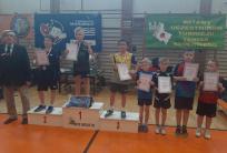 na fot.: Filip Pioch na podium Mistrzostw Wielkopolski Żaków; fot. Materiały LKS Tajfun Ostrów