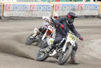 na fot.: Na torze w Ostrowie trenowali motocykliści na różnych motorach.