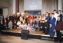 fot.: pamiątkowe zdjęcie laureatów nagród i wyróżnień