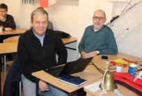 na fot.: Witold Chołast (z lewej) i Marek Jankowiak podczas spotkania w SP 9 w Ostrowie