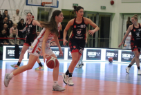 na fot. Kinga Dekert do 15 punktów dołożyła 13 zbiórek