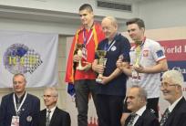 na fot. pierwszy z prawej: Paweł Piekielny na podium MŚ w Belgradzie / FB Ostrowskie Towarzystwo Szachowe