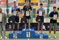 na fot.: na podium Mistrzostw Wielkopolski Juniorów stanęło dwóch reprezentantów klubu z Wysocka Wielkiego / materiały prasowe Ostrowskiej Akademii Tenisa Stołowego przy LKS Orzeł Wysocko Wielkie