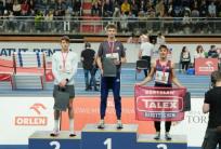 na fot.: Dawid Borowski na drugim stopniu podium biegu na 3000 metrów / fot. FB KS Stal LA Ostrów