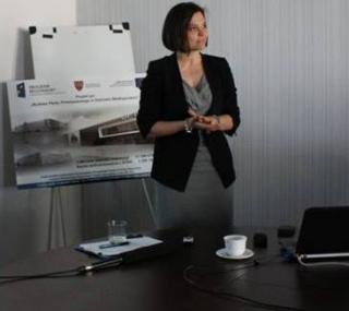 Karolina Pilarczyk - Dworaczyńska, członek zarządu Ostrowskiego Parku Przemysłowego