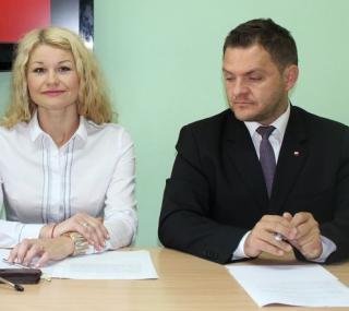 od lewej: Karolina Pawliczak i Dariusz Witoń