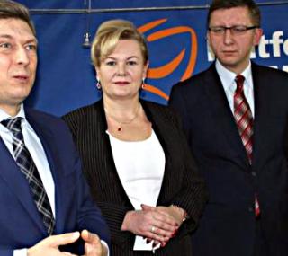 poseł Mariusz Witczak, członek Zarz. Woj. Wlkp. Marzena Wodzińska, radny Dariusz Grodziński / PO