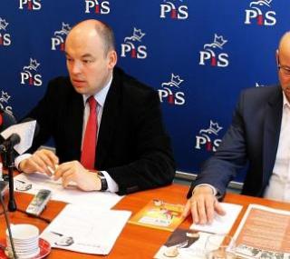 Od lewej: Adam Koszada, Jan Dziedziczak, Andrzej Plichta / PiS