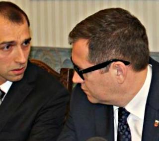 na fot. od lewej: Piotr Kościelny / wiceprezydent Kalisza, Grzegorz Sapiński / prezydent Kalisza