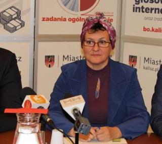 na fot.: G. Sapiński / prezydent Kalisza; B. Gmerek / wiceprezydent Kalisza; M. Nycek / kierownik referatu ds. BO