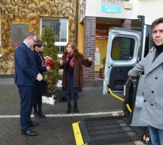 na fot.: nowe auto dla DPS-u