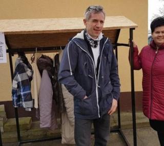 na fot. od lewej: Roman Żarnecki / Fundacja CHOPS, Bożena Humelt / kierownik GOPS w Liskowie