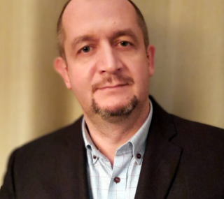 na fot.: Zbigniew Trzoska / nowy prezes spółki Ostrowskie Inwestycje Sportowe; fot. Facebook Beaty Klimek