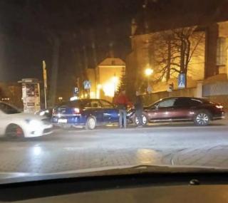 na fot.: jedna z kolizji w tym miejscu / słuchaczka radiaCENTRUM