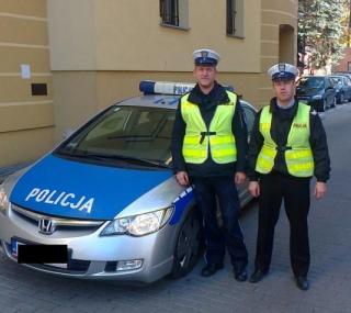 Od lewej: mł. asp. Artur Bąk oraz sierż. szt. Mariusz Wałęsiak WRD KMP Kalisz.