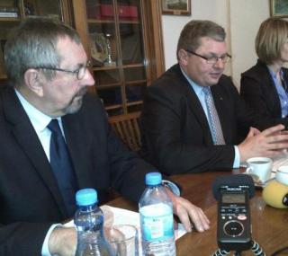 od lewej: A. Dolny. K. Grabowski. W Przybylska