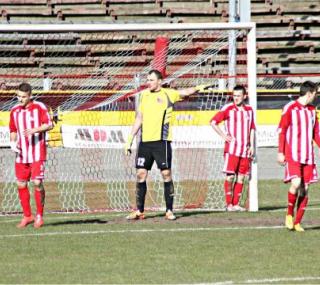 Piłkarze Ostrovii w półfinale wyeliminowali Victorię Skarszew