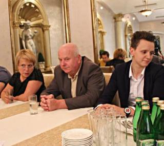 na zdjęciu od lewej: Wojciech Szawarski, Alicja Płóciennik, Włodzimierz Szymanowski, Katarzyna Motyl i Andrzej Kowalczyk