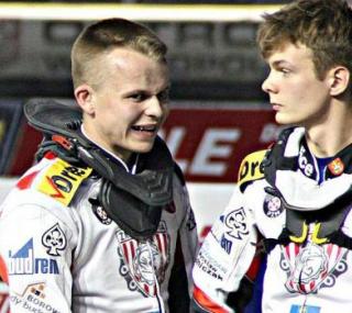 fot. od lewej: Mateusz Borowicz, Oskar Ajner-Gollob
