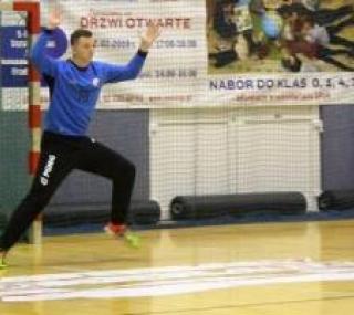 na fot. Mateusz Foterek wybronił rzut karny w trzeciej serii