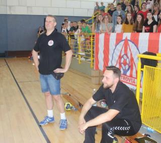 na fot. od lewej: Rafał Stempniak; Maciej Nowakowski / trenerzy KPR Ostrovia