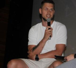na fot. Mateusz Ponitka na zeszłorocznym spotkaniu z kibicami w Ostrowie Wielkopolskim