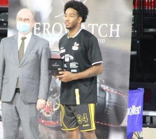 na fot.: Chris Smith (z prawej) był jednym z najlepszych koszykarzy EBL