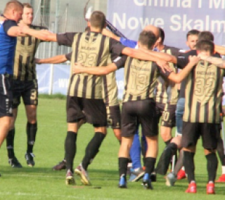 na fot.: Pogoń Nowe Skalmierzyce wciąż niepokonana