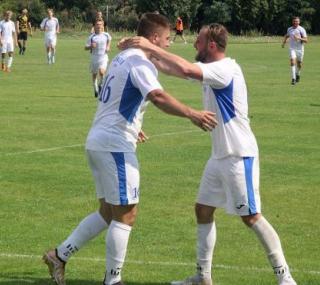 na fot. Radość piłkarzy Centry po zdobyciu trzeciego gola