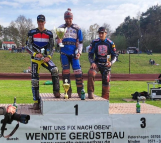 na fot. Sebastian Szostak na podium turnieju Ostersonntag / fot. facebook Sebastian Szostak