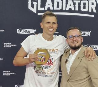 na fot.: dyrektor sportowy klubu Bartłomiej Tomczak i prezes zarządu Jakub Kaszuba