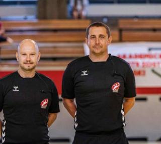 na fot.: Dominik Kaszuba (z lewej), który będzie prowadził mecze w Orlen Superlidze / FB Rebud KPR Ostrovia